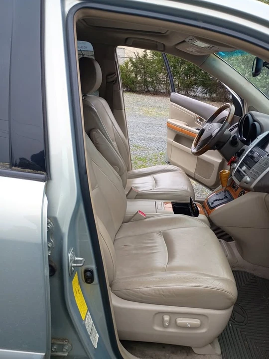 2004 Lexus RX 2nd Gen - Image 11 of 13