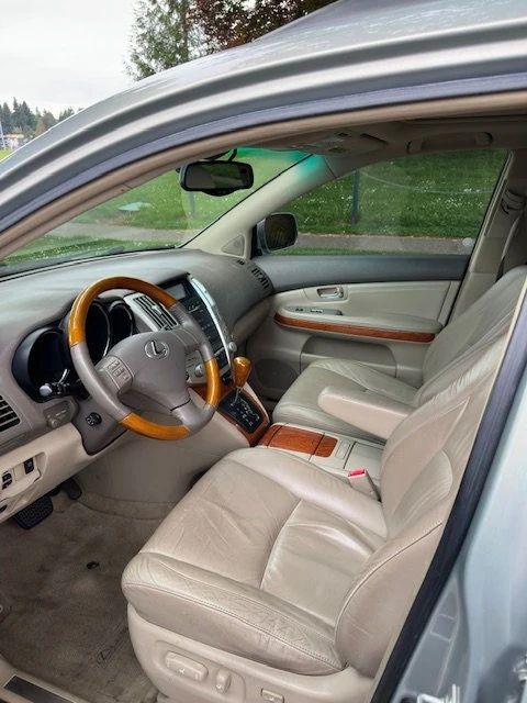 2004 Lexus RX 2nd Gen - Image 4 of 15
