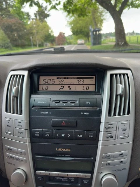 2004 Lexus RX 2nd Gen - Image 3 of 15
