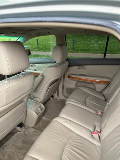 2004 Lexus RX 2nd Gen - Image 14 of 15