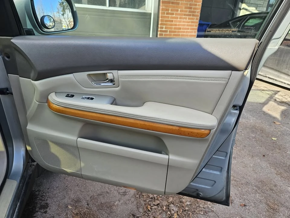 2004 Lexus RX 2nd Gen - Image 5 of 6