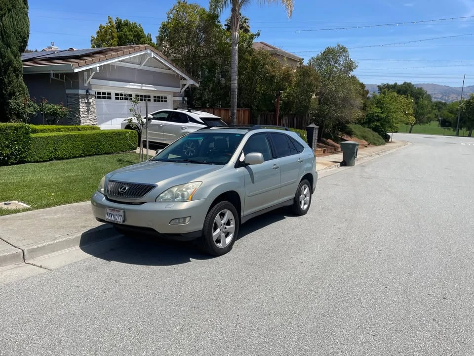 2004 Lexus RX 2nd Gen - Image 3 of 4