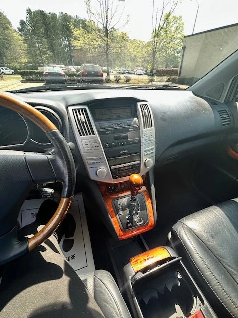 2004 Lexus RX 2nd Gen - Image 7 of 9