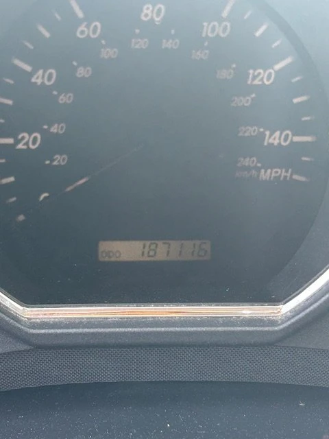 2004 Lexus RX 2nd Gen - Image 6 of 9