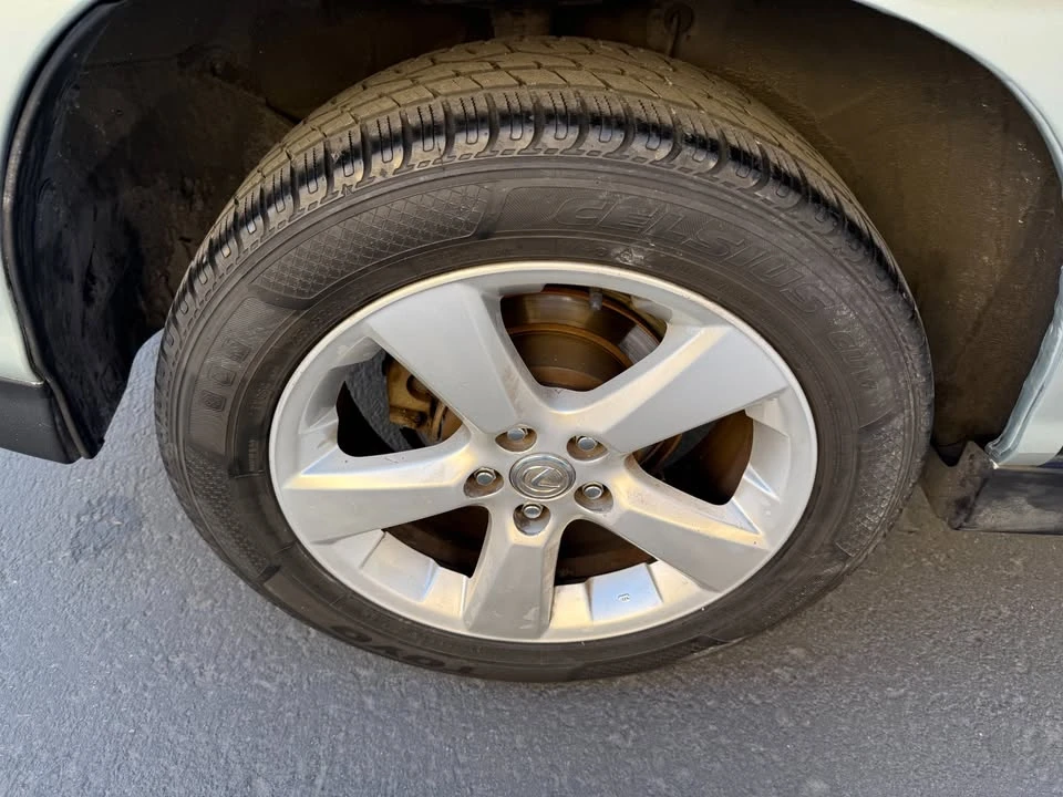 2004 Lexus RX 2nd Gen - Image 11 of 15