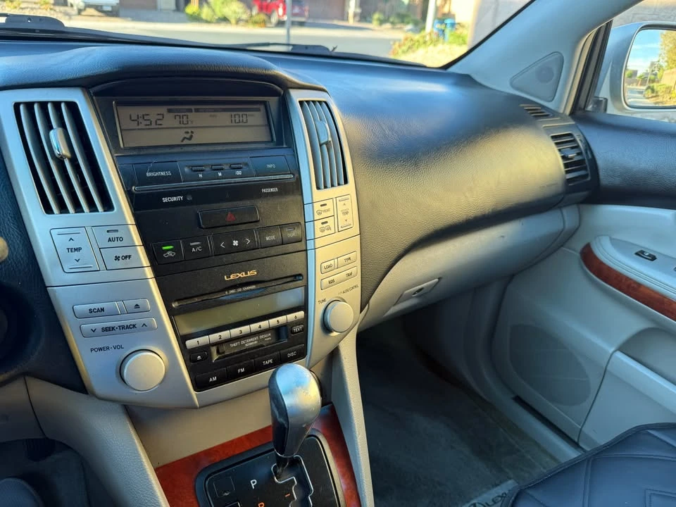 2004 Lexus RX 2nd Gen - Image 14 of 15