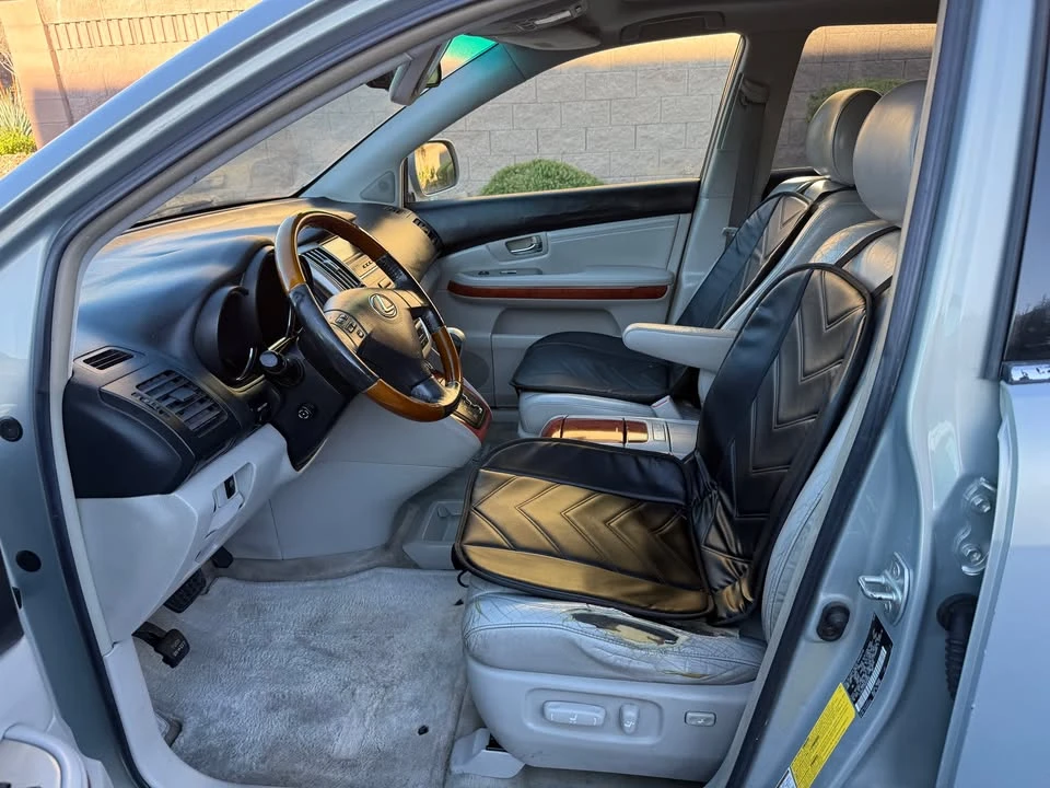 2004 Lexus RX 2nd Gen - Image 13 of 15