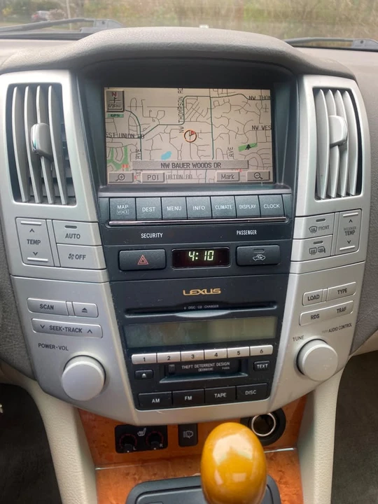 2004 Lexus RX 2nd Gen - Image 15 of 20