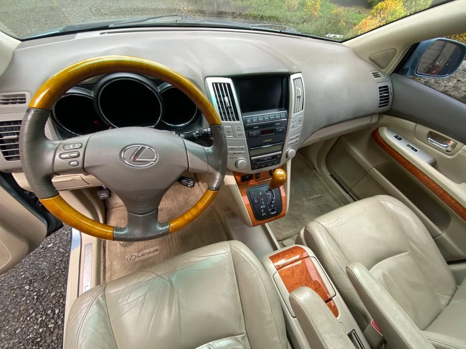 2004 Lexus RX 2nd Gen - Image 9 of 20