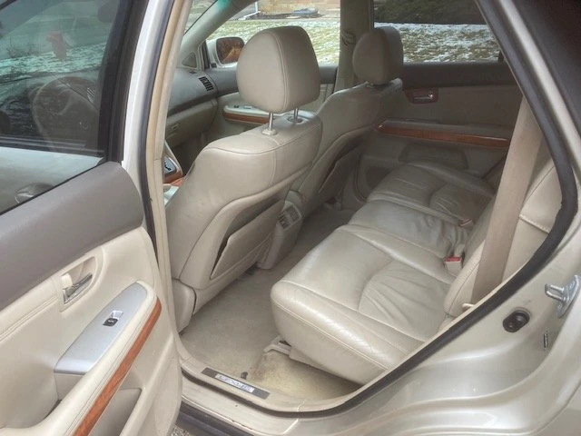 2004 Lexus RX 2nd Gen - Image 10 of 12