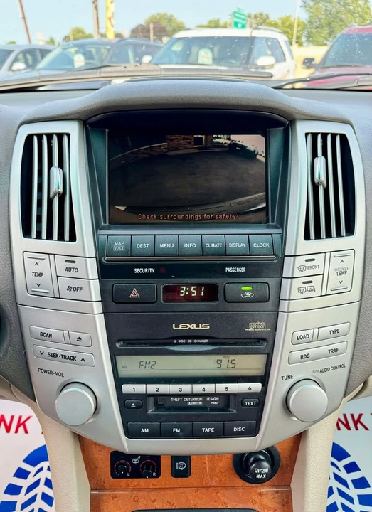 2004 Lexus RX 2nd Gen - Image 16 of 19