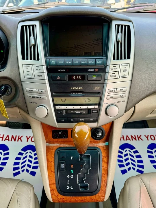 2004 Lexus RX 2nd Gen - Image 15 of 19