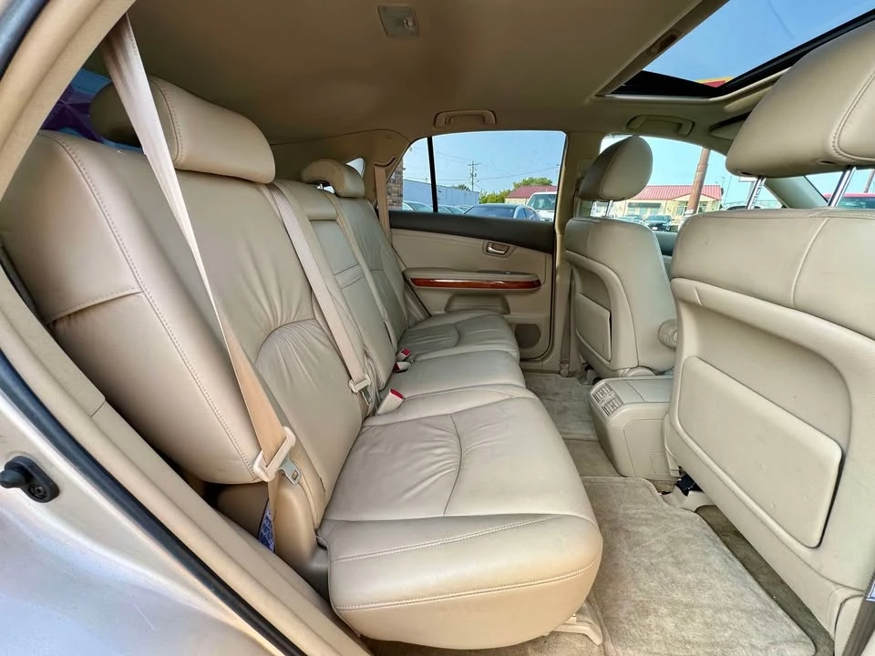 2004 Lexus RX 2nd Gen - Image 11 of 19