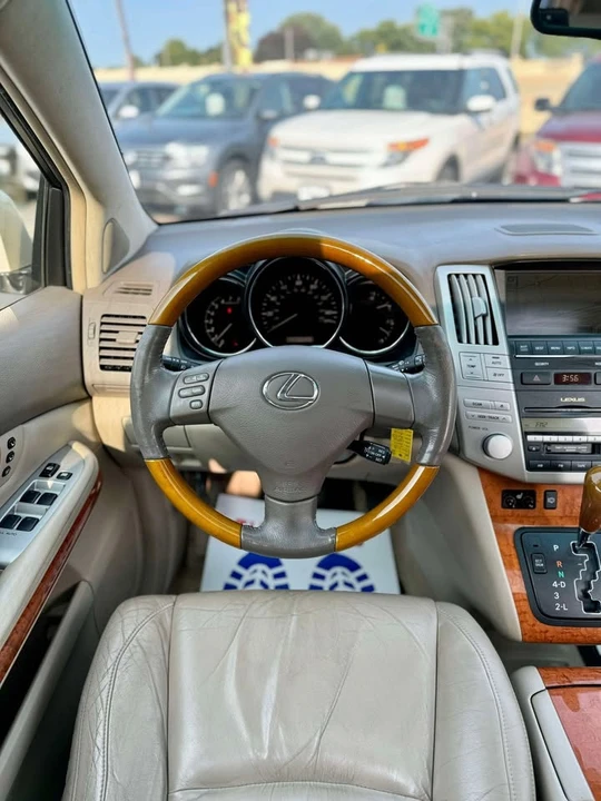 2004 Lexus RX 2nd Gen - Image 13 of 19