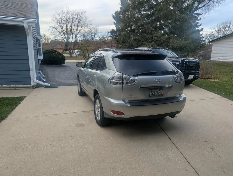 2004 Lexus RX 2nd Gen - Image 2 of 9