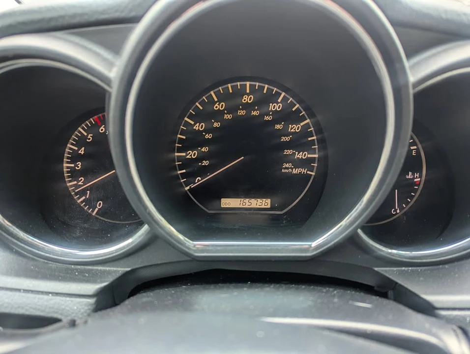 2004 Lexus RX 2nd Gen - Image 6 of 9