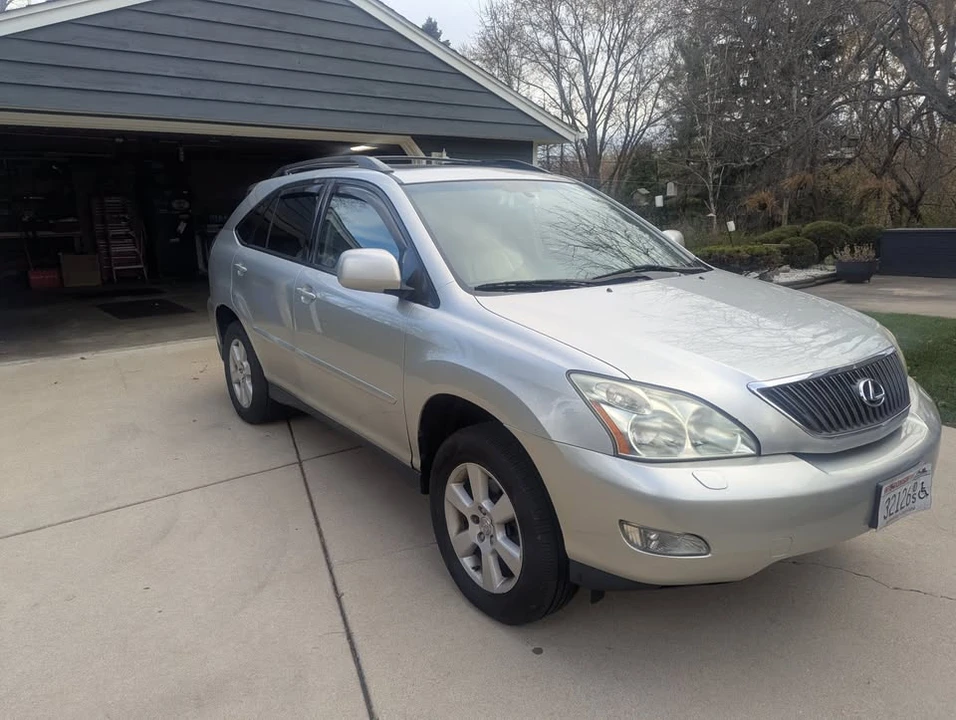 2004 Lexus RX 2nd Gen - Image 8 of 9