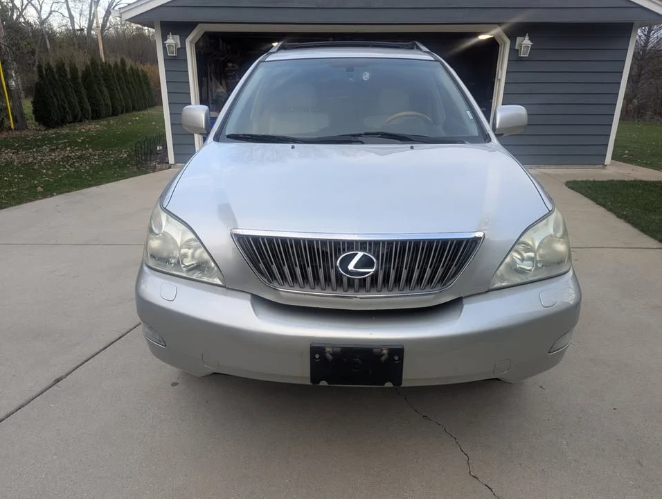 2004 Lexus RX 2nd Gen - Image 5 of 9