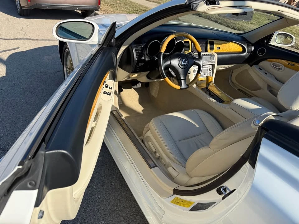 2004 Lexus SC430 - Image 4 of 11