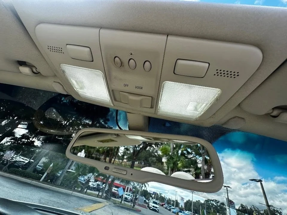 2004 Lexus SC430 - Image 17 of 20