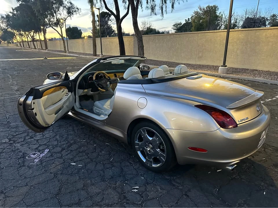 2004 Lexus SC430 - Image 3 of 12