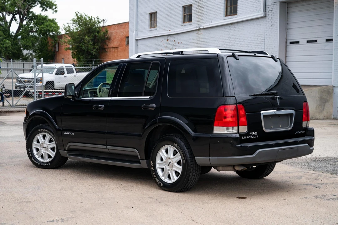 2004 Lincoln Aviator 1st Gen - Image 16 of 31