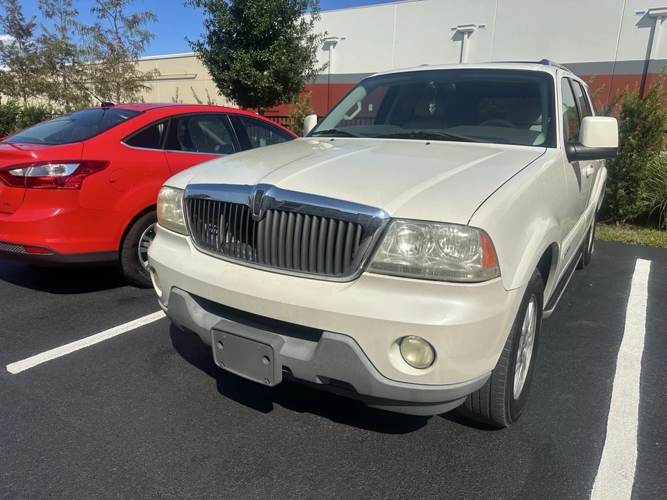 2004 Lincoln Aviator 1st Gen - Image 2 of 7