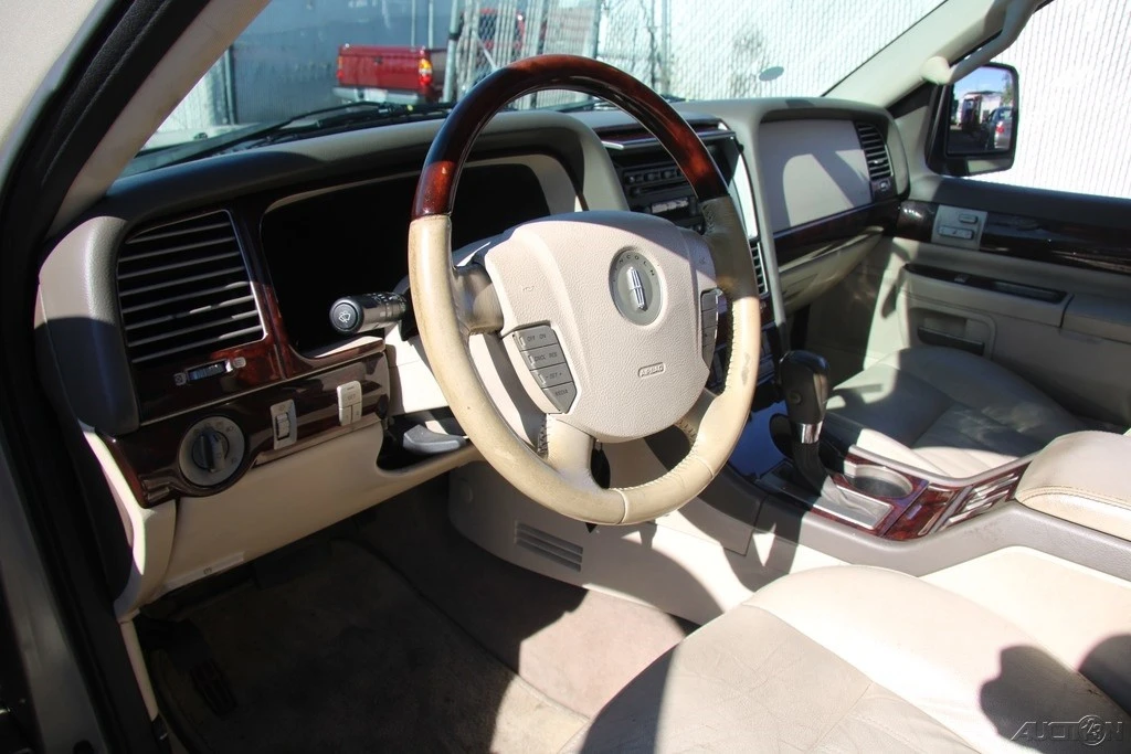 2004 Lincoln Aviator 1st Gen - Image 13 of 21