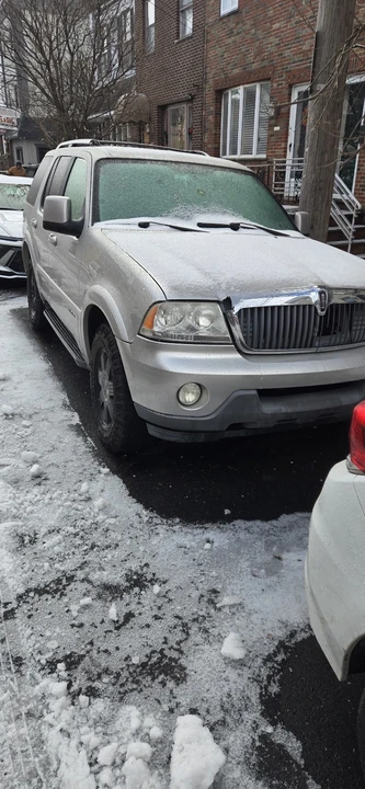2004 Lincoln Aviator 1st Gen - Image 2 of 9