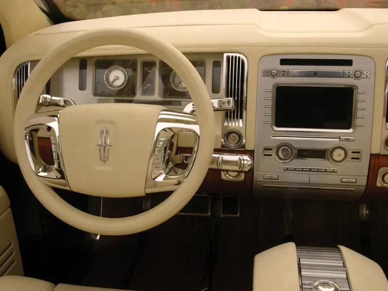 2004 Lincoln Aviator 1st Gen - Image 13 of 16