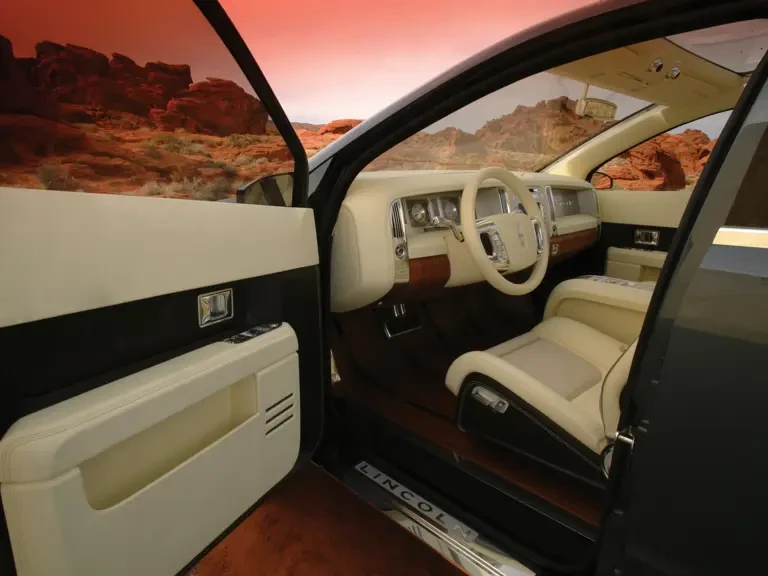 2004 Lincoln Aviator 1st Gen - Image 14 of 16