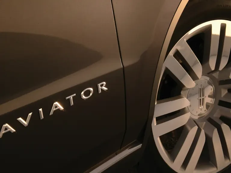 2004 Lincoln Aviator 1st Gen - Image 8 of 16