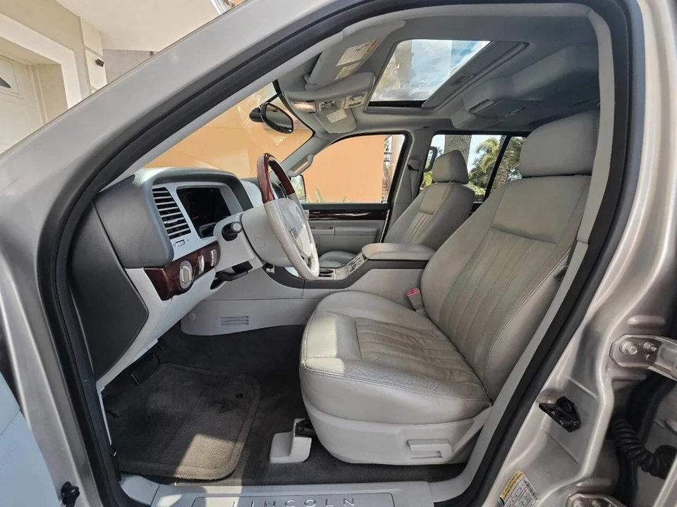 2004 Lincoln Aviator 1st Gen - Image 17 of 21