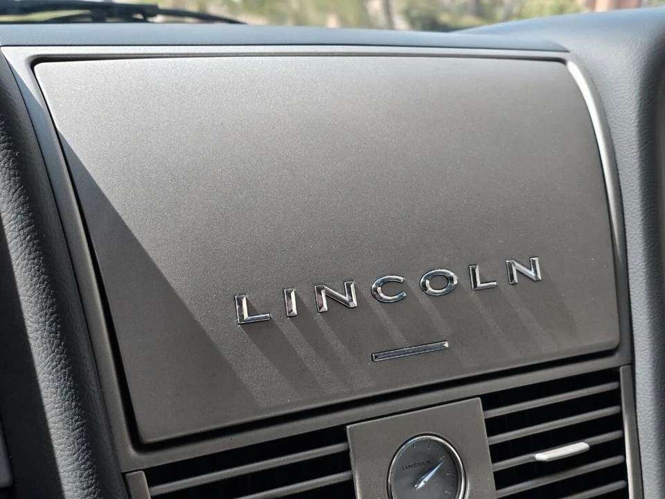 2004 Lincoln Aviator 1st Gen - Image 14 of 21