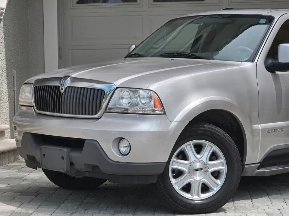 2004 Lincoln Aviator 1st Gen - Image 2 of 21