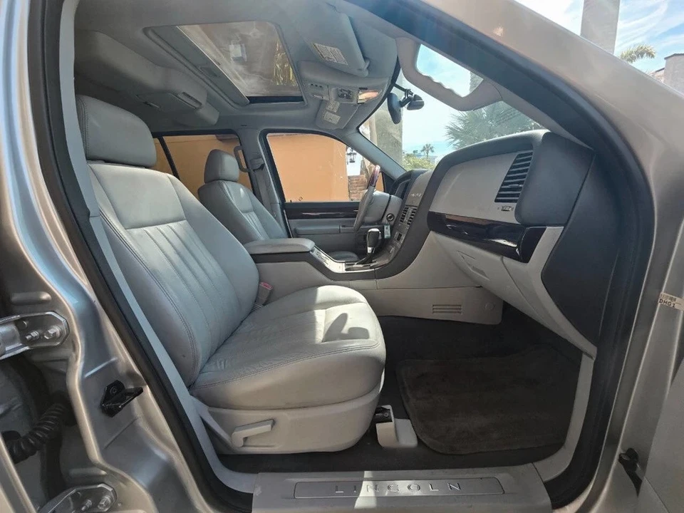 2004 Lincoln Aviator 1st Gen - Image 18 of 21