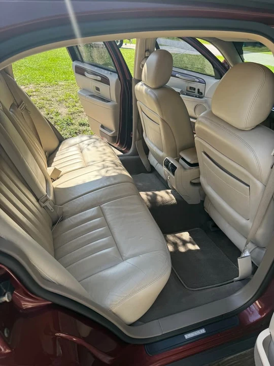 2004 Lincoln Continental - Image 10 of 10