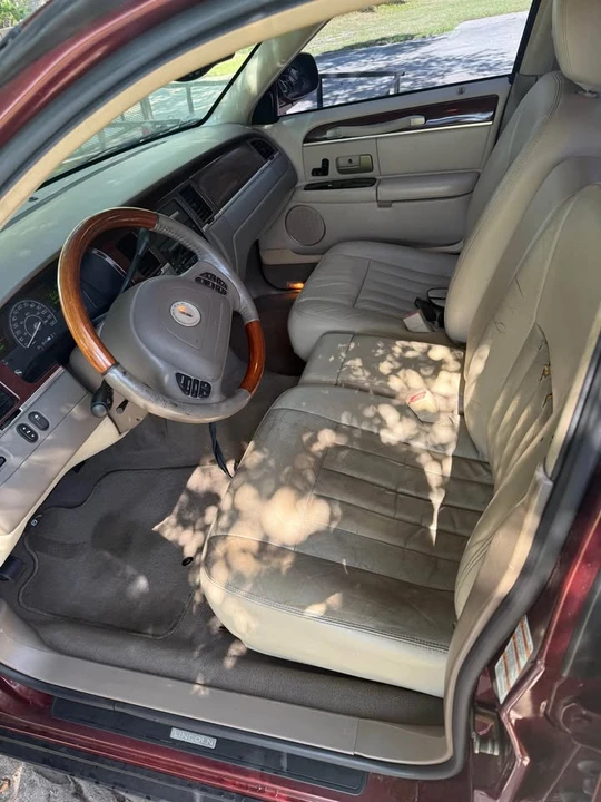2004 Lincoln Continental - Image 6 of 10