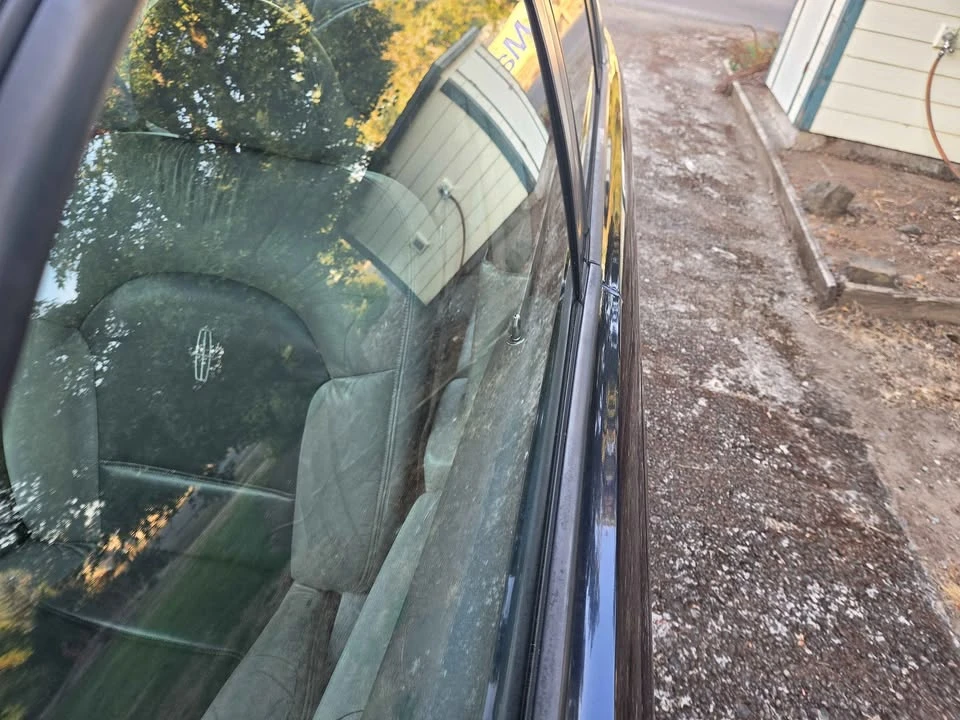 2004 Lincoln Continental - Image 4 of 4