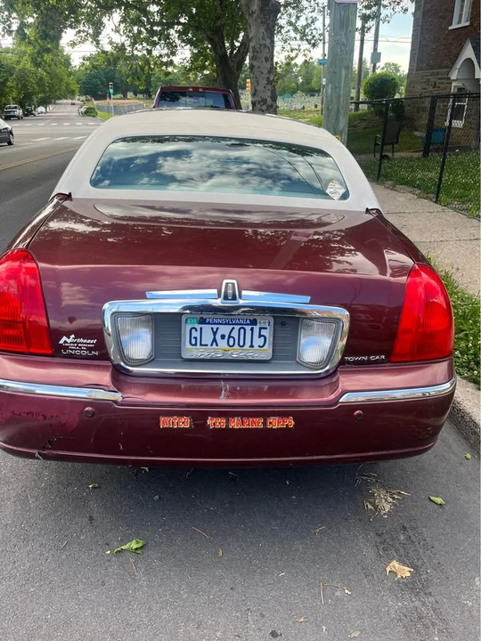 2004 Lincoln Continental - Image 3 of 4