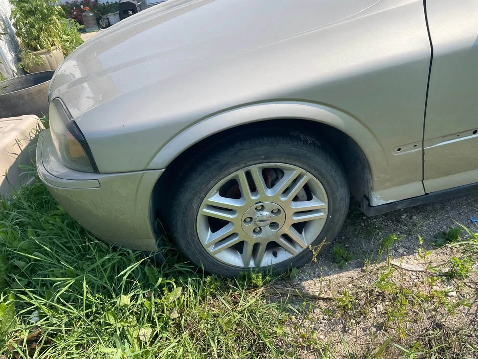 2004 Lincoln LS - Image 2 of 11