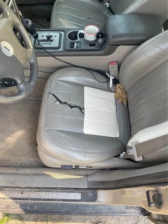 2004 Lincoln LS - Image 9 of 11
