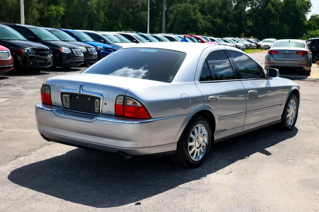 2004 Lincoln LS - Image 11 of 12