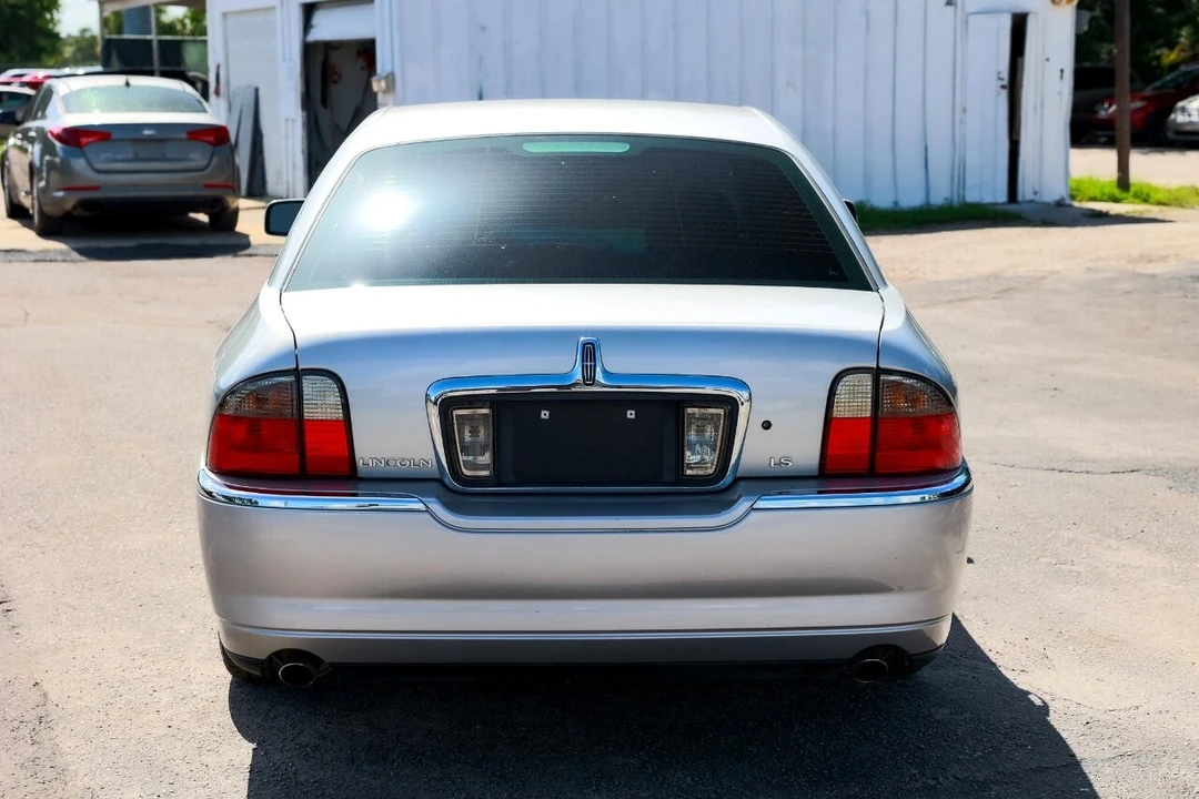 2004 Lincoln LS - Image 9 of 12