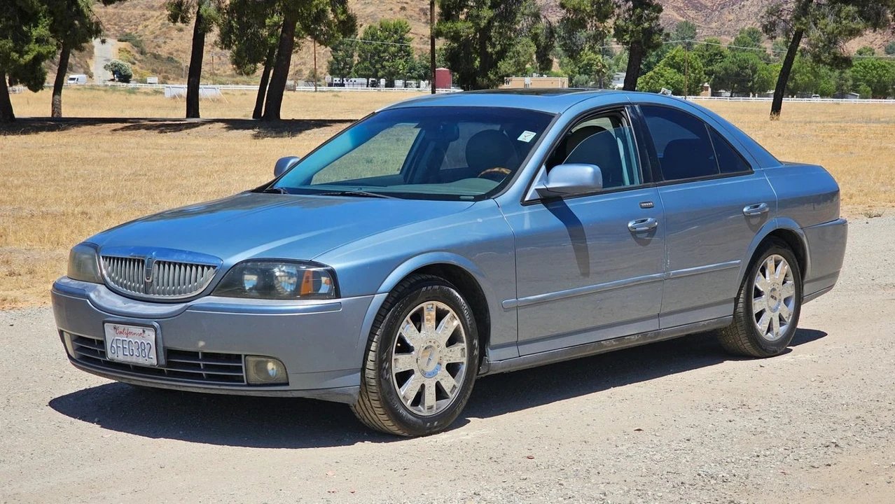 2004 Lincoln LS - Image 2 of 12