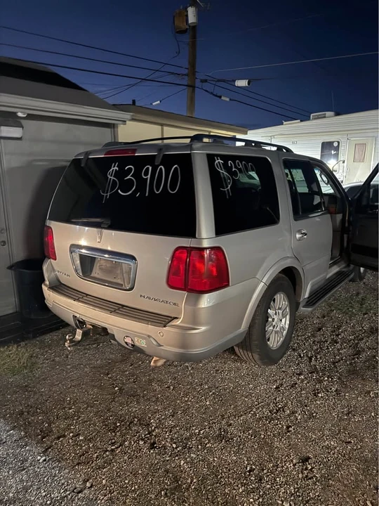 2004 Lincoln Navigator 2nd Gen - Image 4 of 12