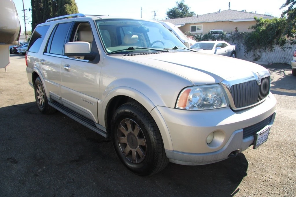 2004 Lincoln Navigator 2nd Gen - Image 8 of 21