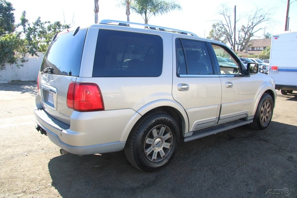 2004 Lincoln Navigator 2nd Gen - Image 6 of 21