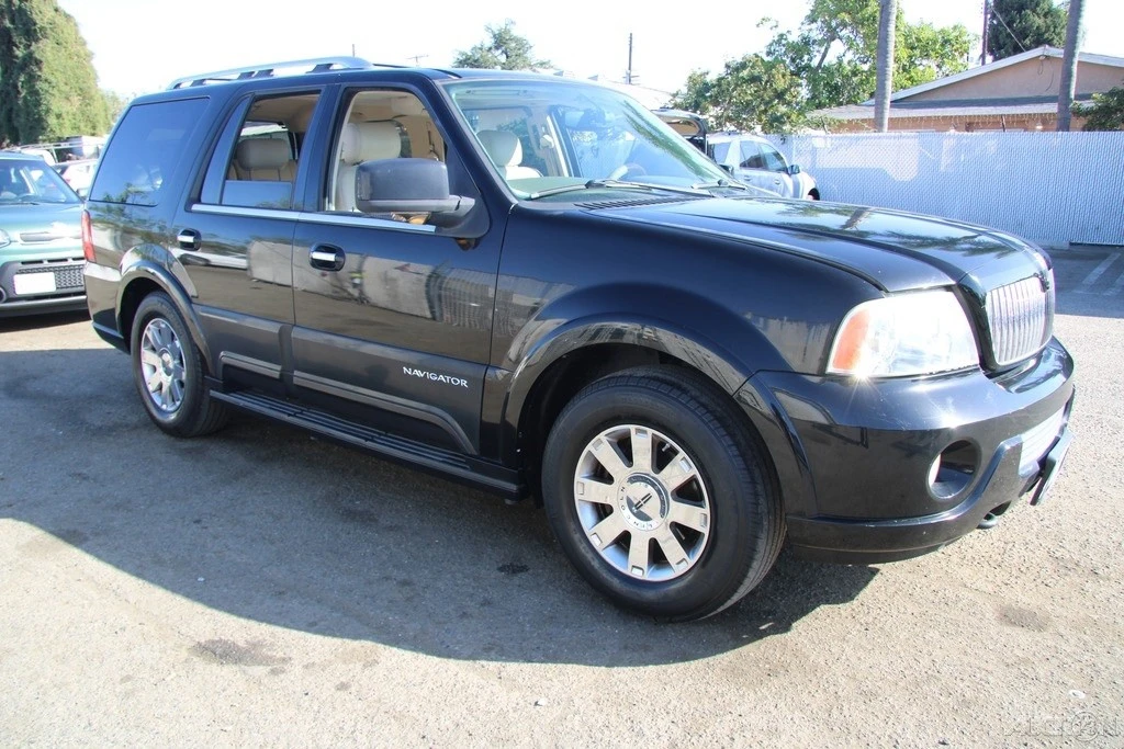 2004 Lincoln Navigator 2nd Gen - Image 10 of 21