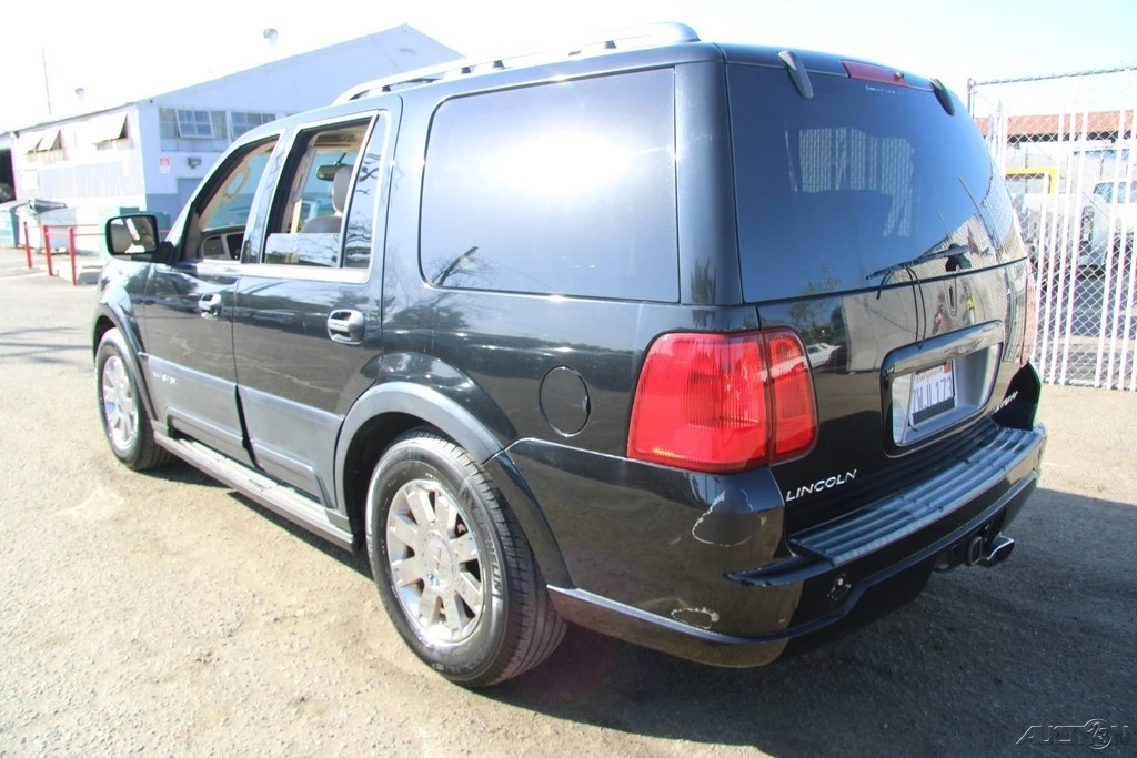 2004 Lincoln Navigator 2nd Gen - Image 5 of 21